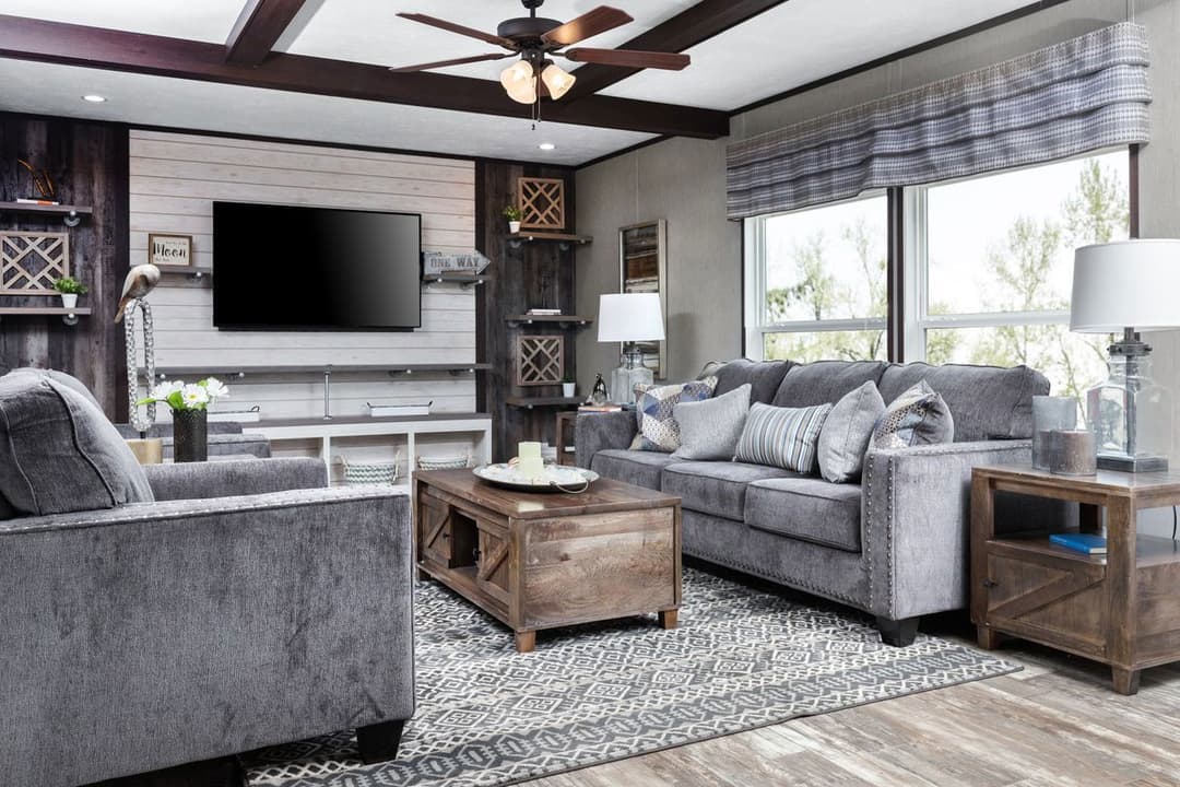 The shoreline interior home features