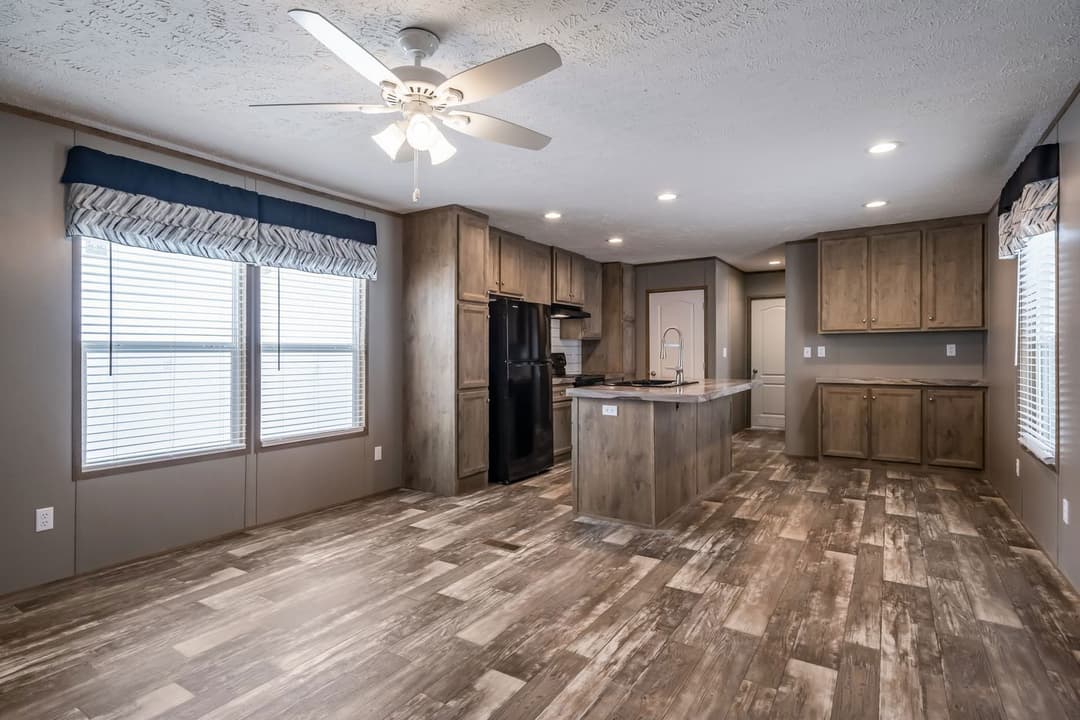 Peyton kitchen home features