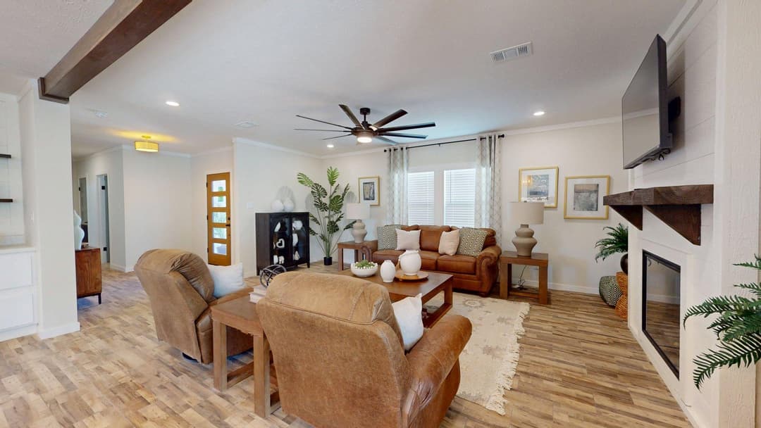 South fork interior home features