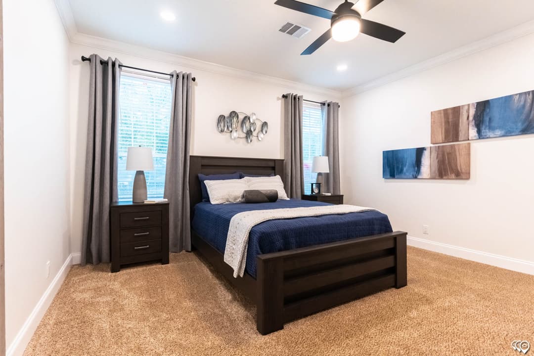 Shoreline  bedroom home features