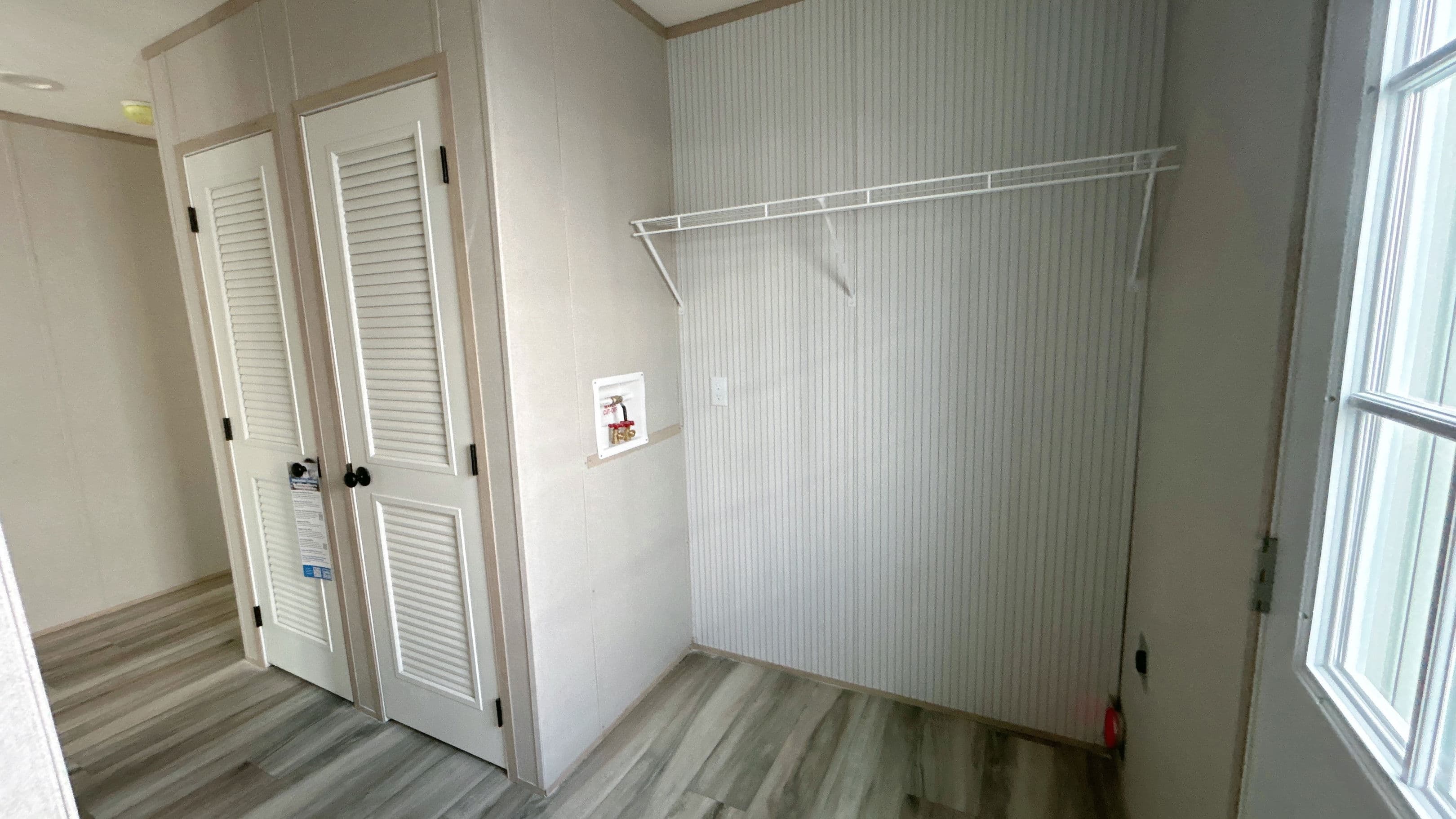 Jewel interior home features