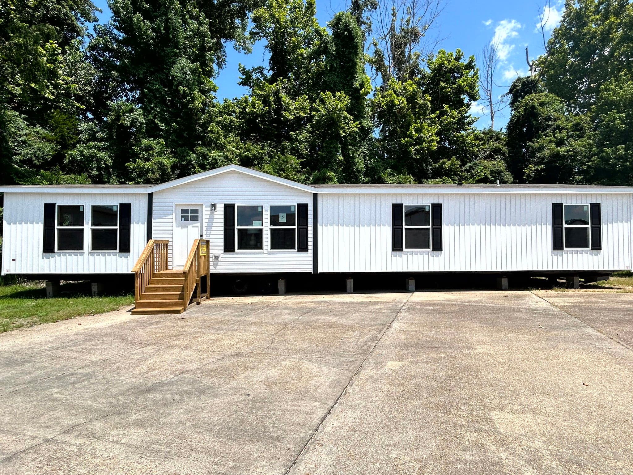 Crockett elevation and exterior home features