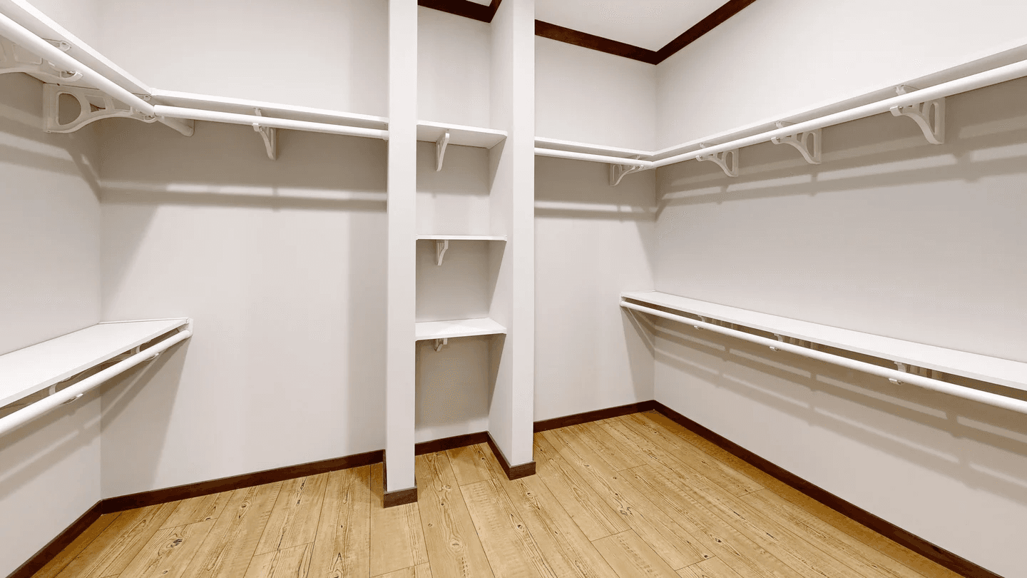 The keep interior and bedroom home features