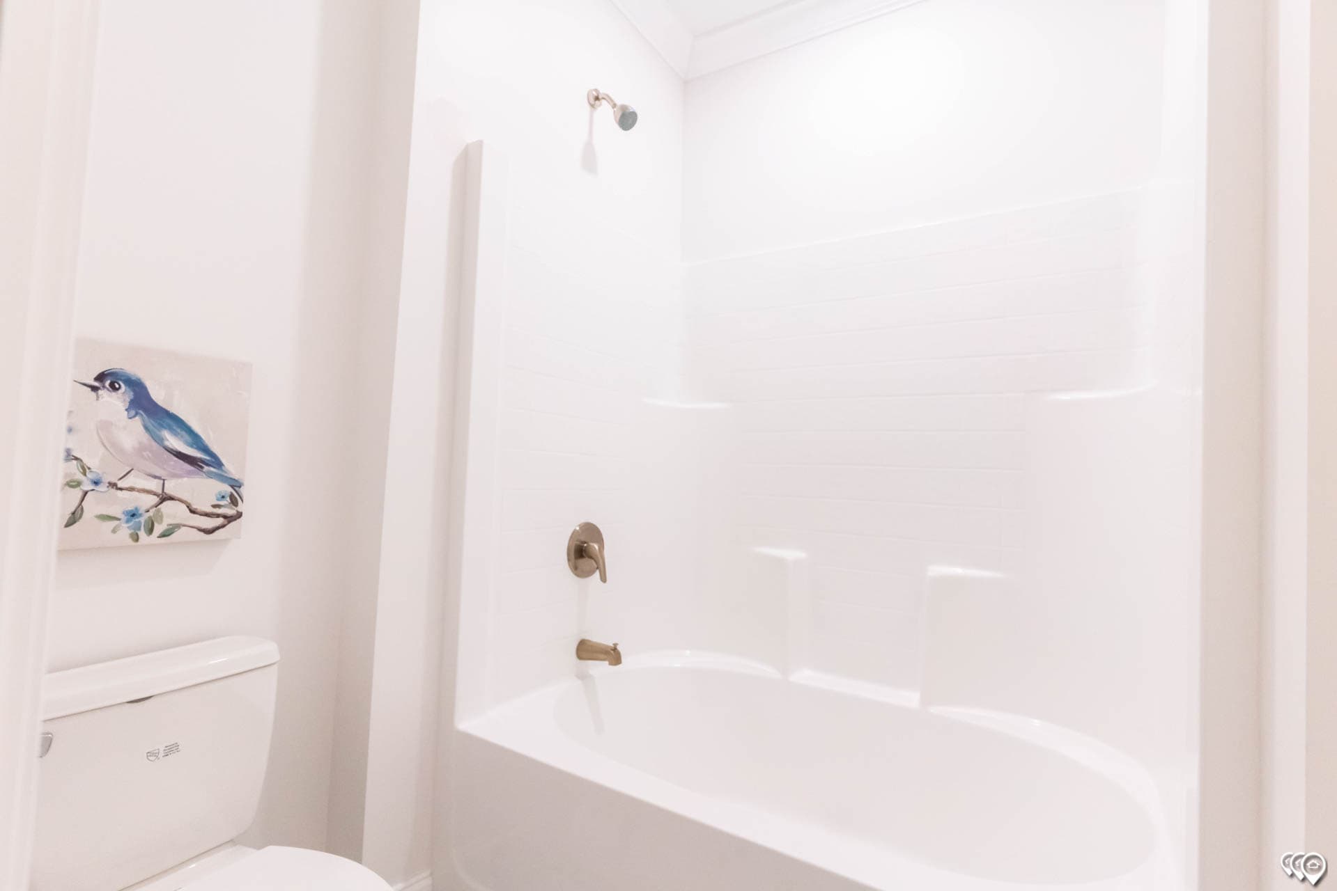 The shoreline bathroom home features