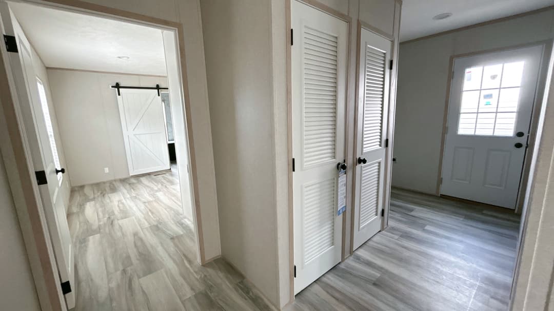 Jewel interior home features