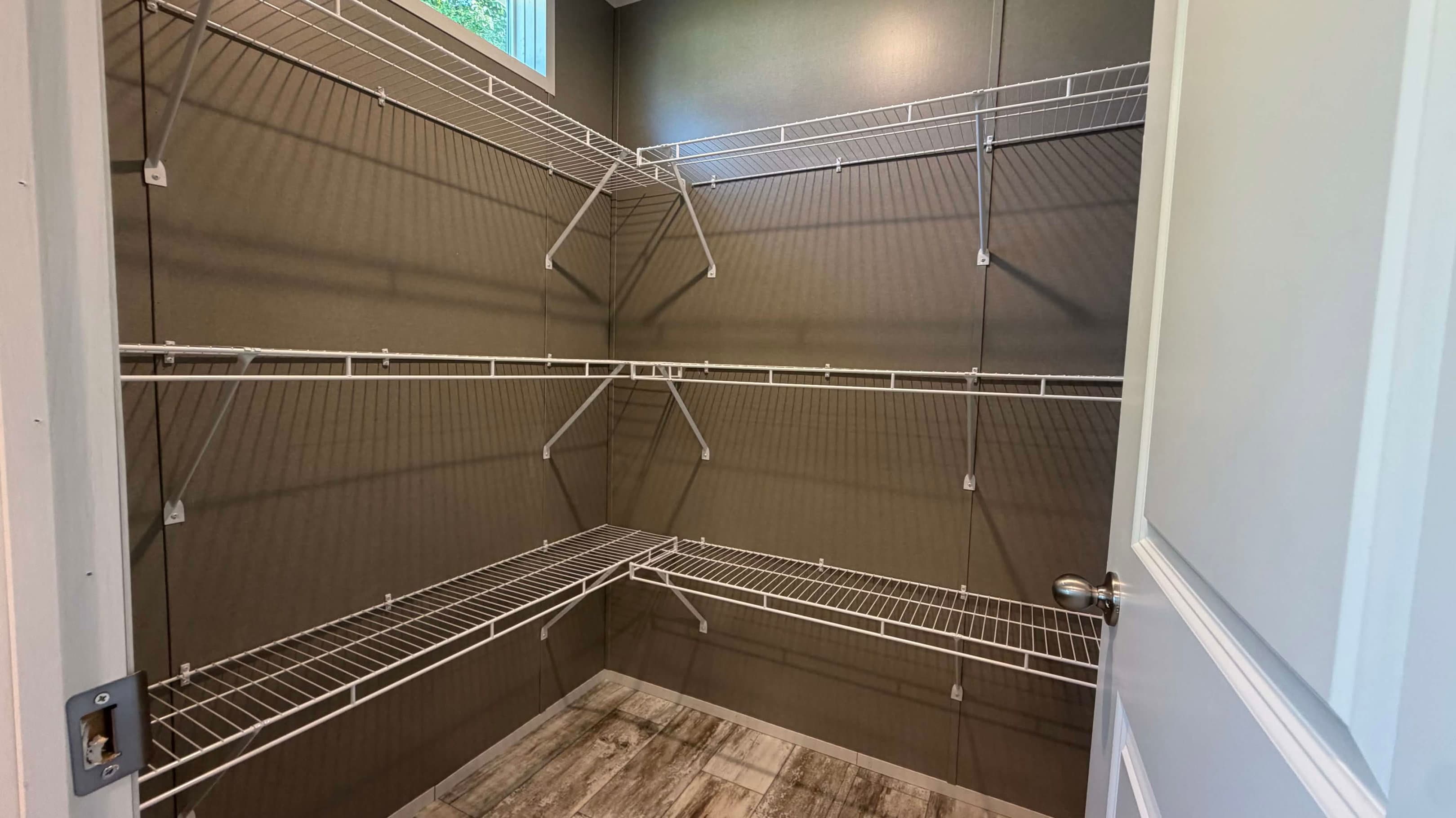 Bella vista interior home features